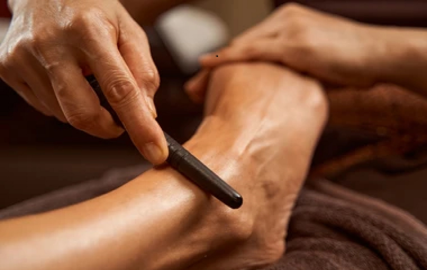 7. FOOT REFLEXOLOGY MASSAGE